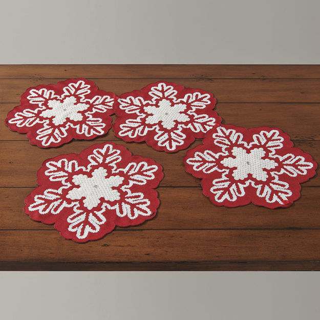 Picture of Red Snowflake Button Runner